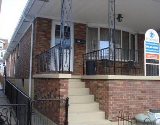2nd image of 306 Carbon St