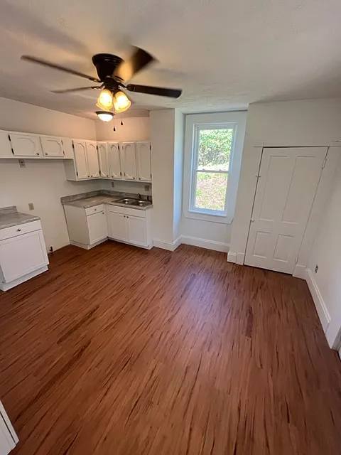 1212 Curtis St photo 1
