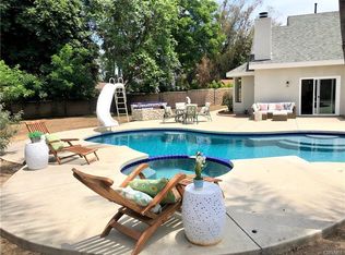 19425 Martha St, Tarzana, CA 91356