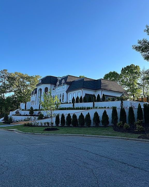 2nd image of 2761 Pebble Hill Trce