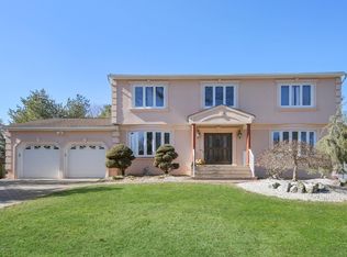 8 Mitchell Ct, Marlboro, NJ 07746