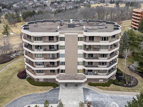 2nd image of 425 Windmere Dr APT 2B