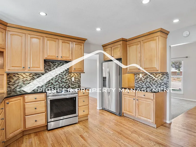 223 Dolomite Dr — Photo 3