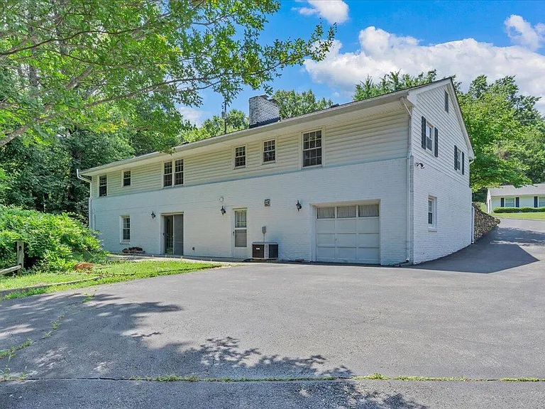 1814 Pelham Dr — Photo 44