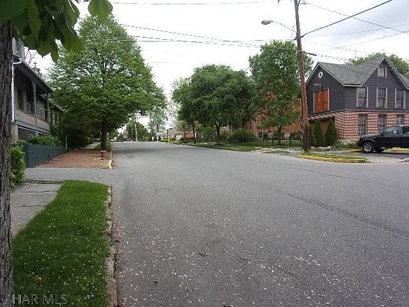 3rd image of 309 Jones St