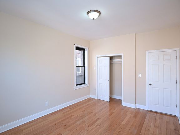 5th image of 1621 Park Pl #3B