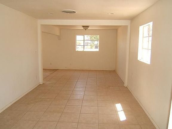 4th image of 2040 W Missouri Ave