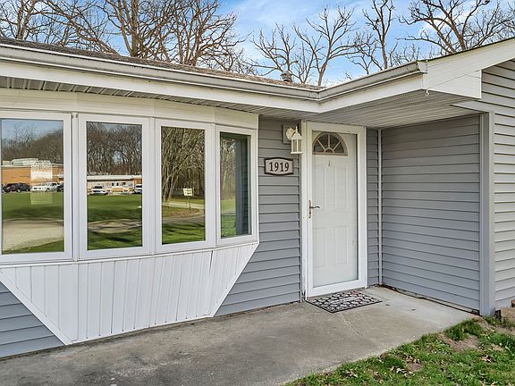 3rd image of 1919 Bruning Dr