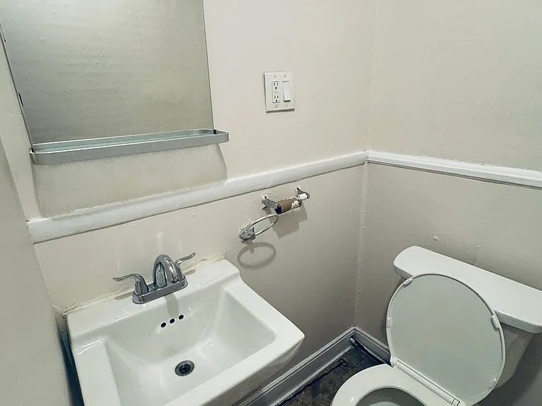 68 Winter St #3L — Photo 1