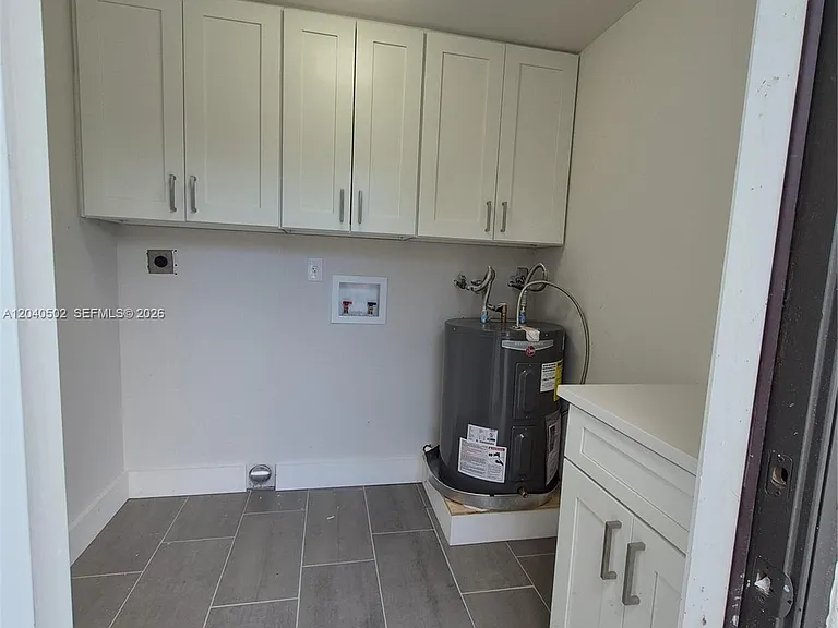 823 NW 30th Ct #1-2 — Photo 7