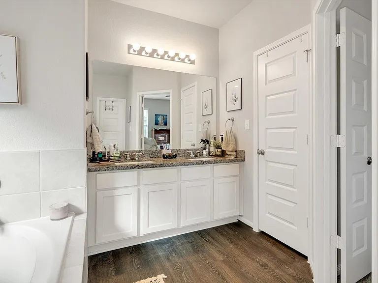 8426 Moonlight Bay Cir — Photo 25