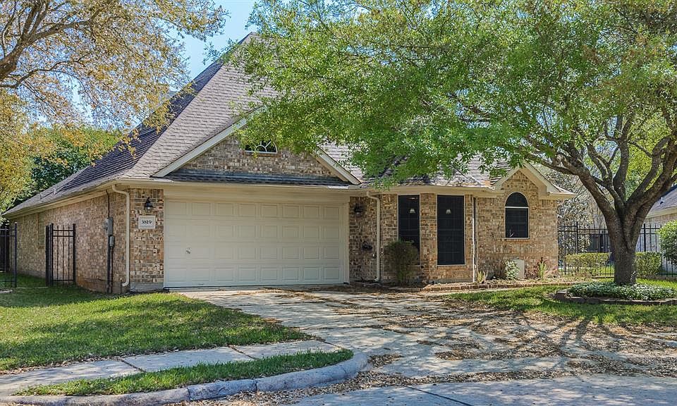 1st image of 3819 Berkley Park Ct