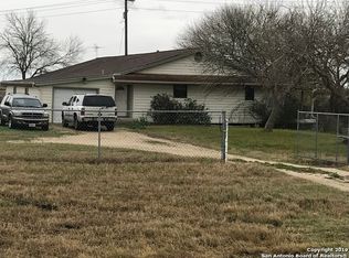 10621 W Ih 10, Marion, TX 78124