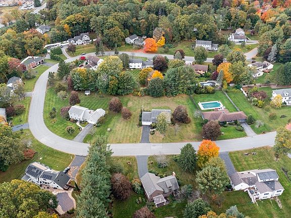4th image of 7 Rose Glen Dr