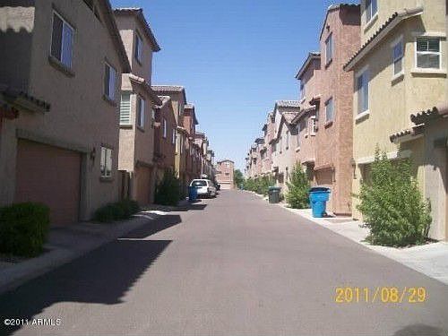 4th image of 1915 N 78th Dr