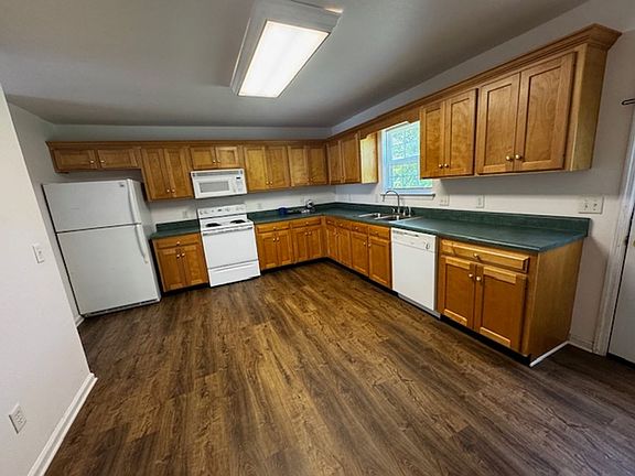 4th image of 3936 Webb Oaks Ct