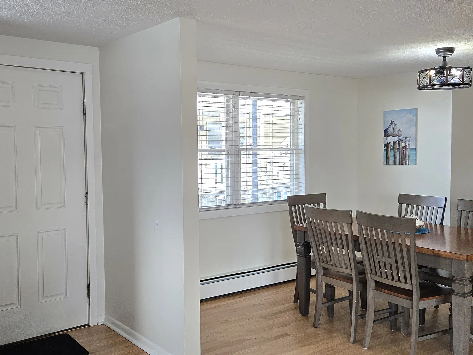 3 bed, 1200 sqft, $2,500 — Photo 3