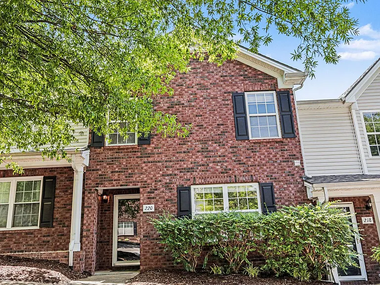 220 Buck Run Dr — Photo 1