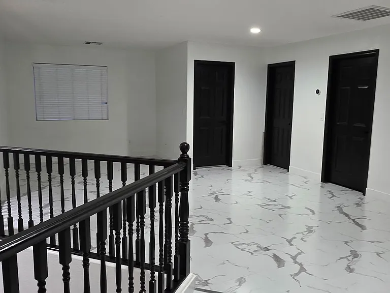 10429 W Roanoke Ave — Photo 11