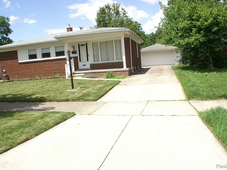 1st image of 34546 Melton St