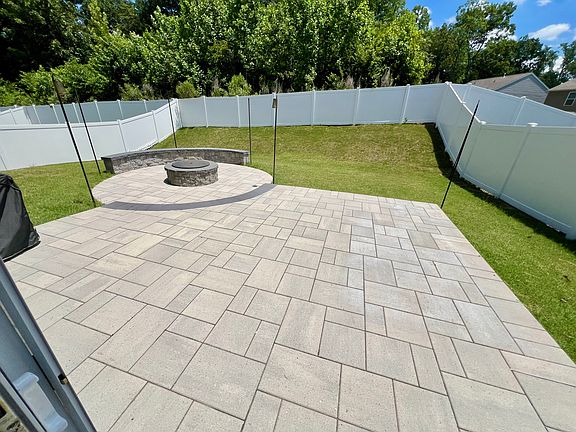 2nd image of 2020 Navarro Rd