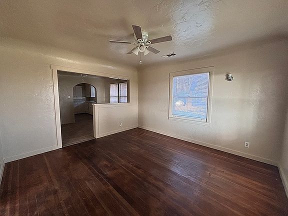 2nd image of 15600 Flint Ave