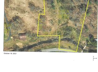 Nora Ln, Bakersville, NC 28705