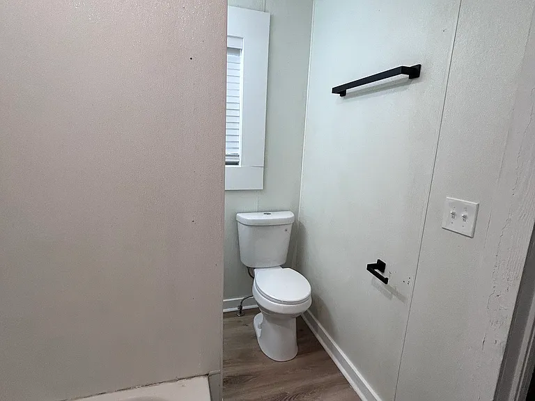 112 Moore Ave — Photo 31