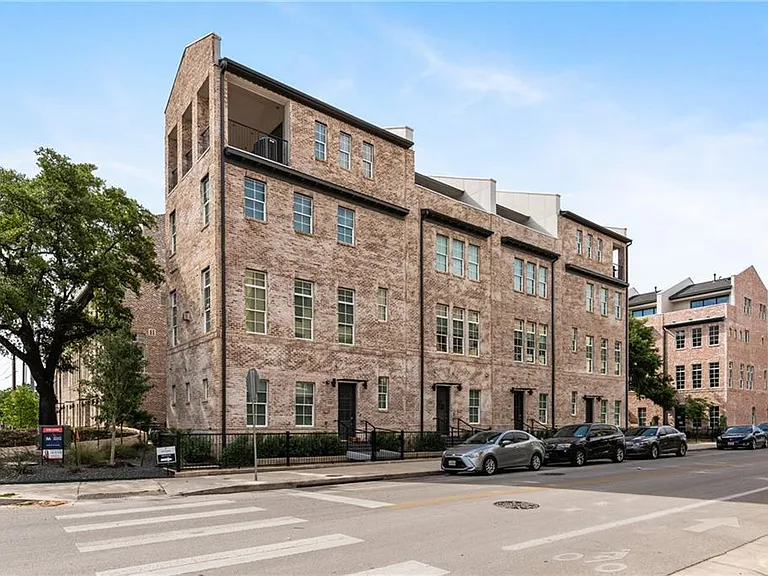 1305 Town Creek Dr #5 — Photo 1