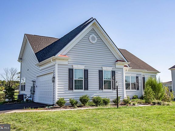2nd image of 8503 Sawtooth Ln