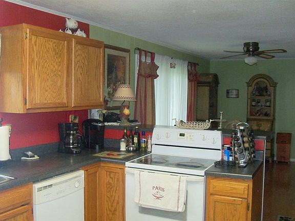 4th image of 3680 Oakcrest Ave NW