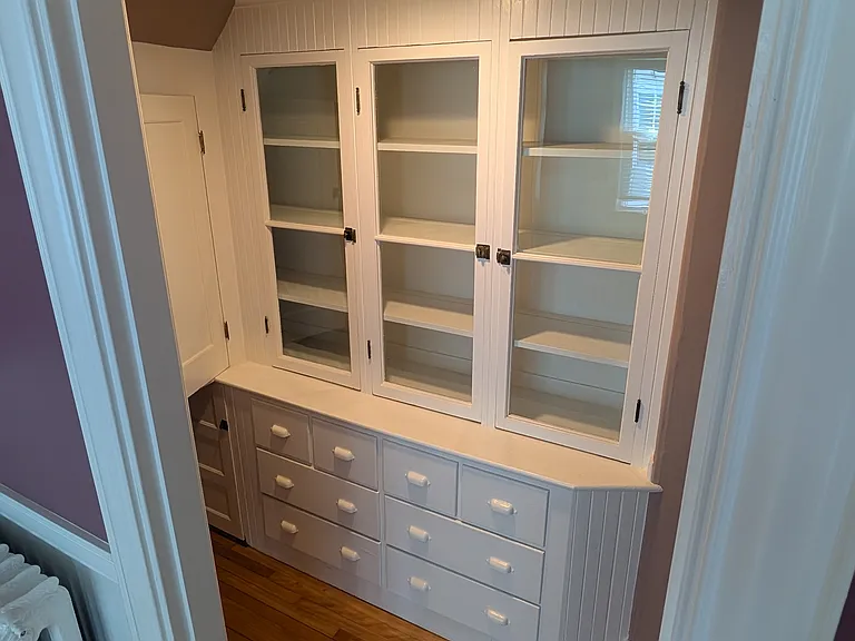 Butler's pantry on 1st floor