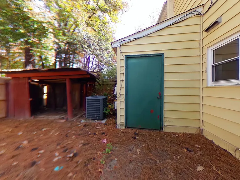 1113 Old Denbigh Blvd — Photo 10