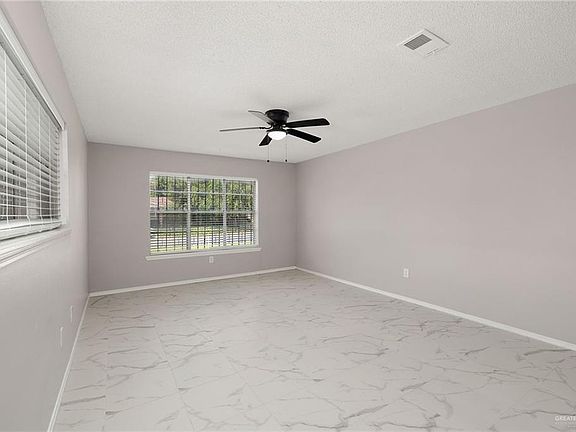 3rd image of 2409 Camellia Ave