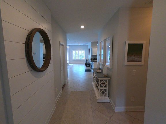 3rd image of 651 S Upper 8th Ave