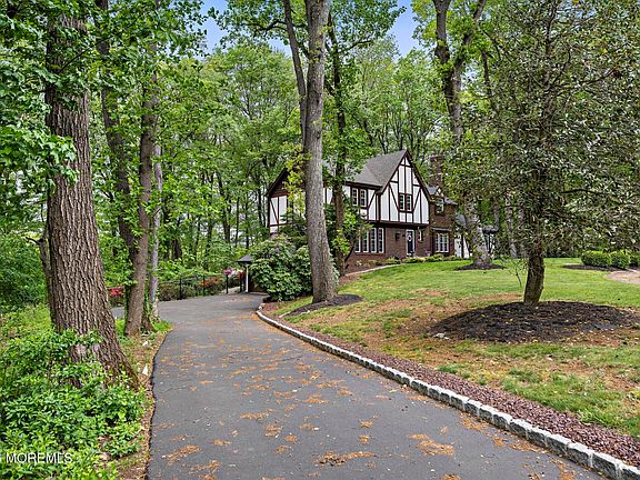 2nd image of 18 Lefferts Court