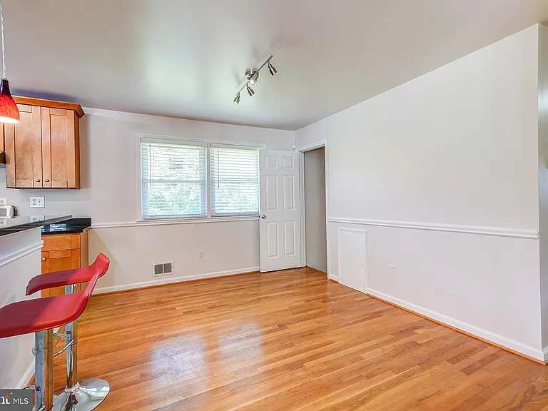 2708 Shanandale Dr — Photo 8