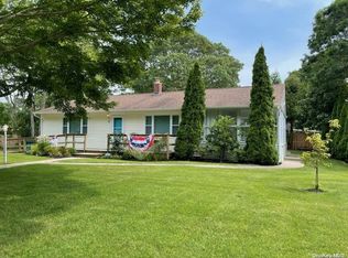 11 Chevy Chase Rd, Hampton Bays, NY 11946