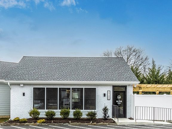 Leasing Center