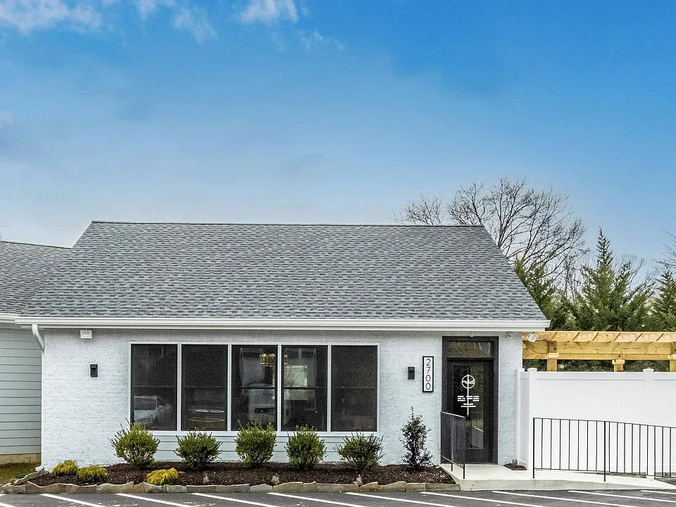 Leasing Center