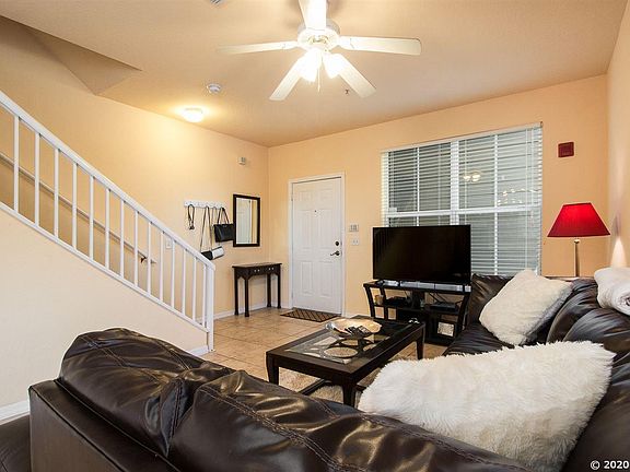 5th image of 621 SW 10th St APT 209