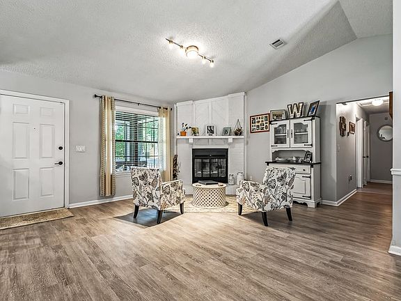 4th image of 2720 Leary Ln