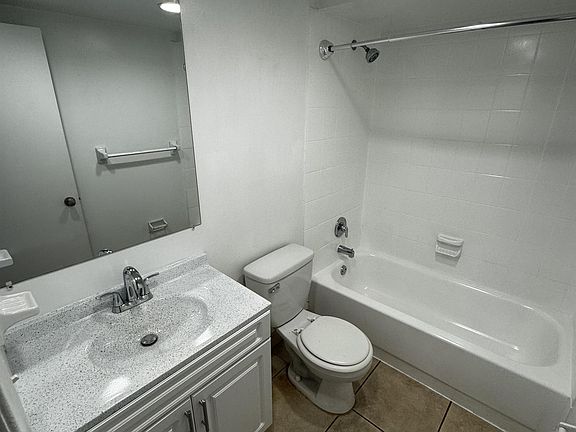 3rd image of 8481 Springtree Dr #302B