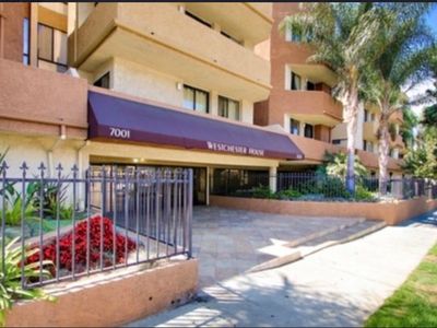 7001 S La Cienega Blvd APT 217, Los Angeles, CA, 90045