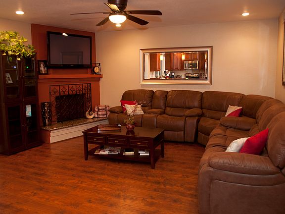 3rd image of 231 Curry Ct