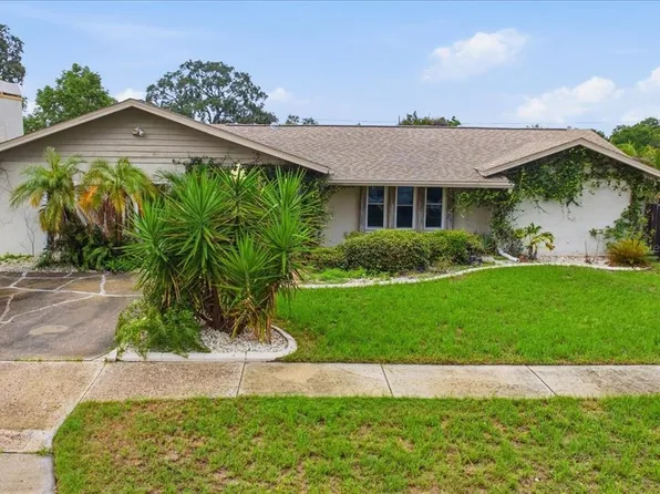 1221 E LIME STREET, TARPON SPRINGS, FL 34689