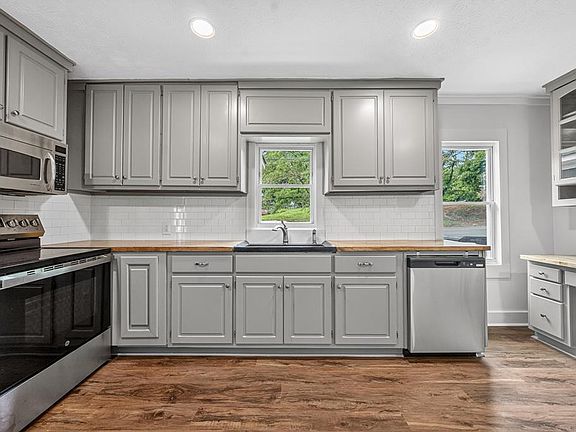 4th image of 1605 41st St
