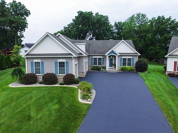 3rd image of 11 Sorrento Dr