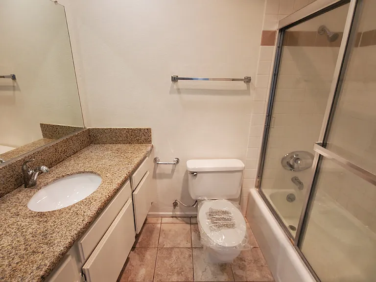 Park Rochester Apartments — Photo 37