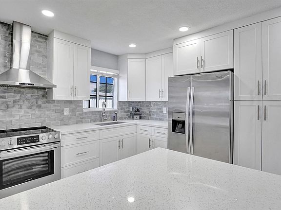 4th image of 7953 Madeira Street